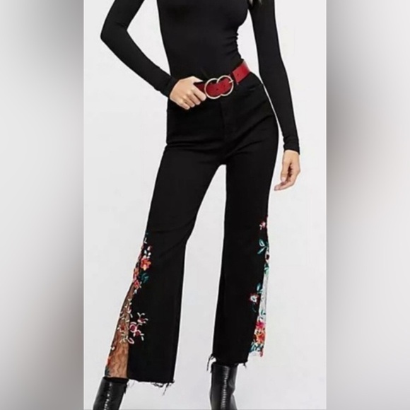 We The Free People JEANS NIGHT SHADE BLACK FLORAL EMBROIDERED Flare WESTERN 26 - Picture 1 of 6